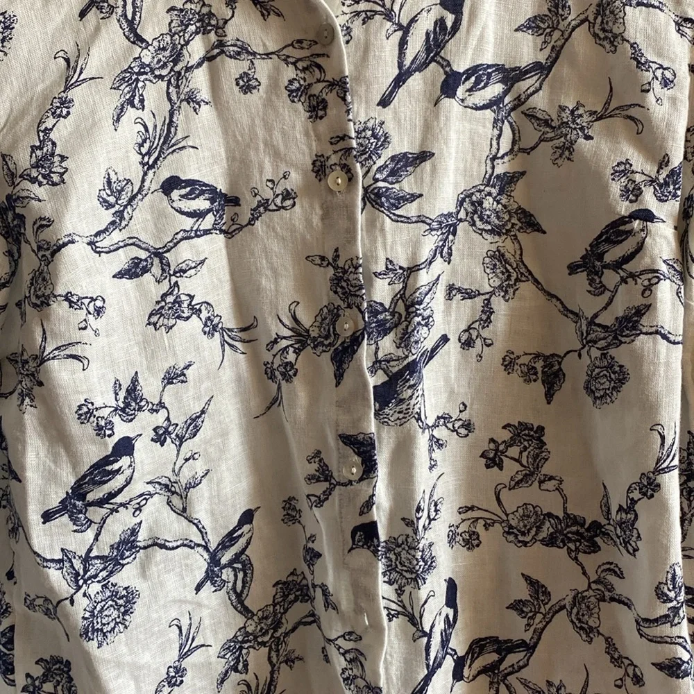 Joie women White and Blue Bird Print Shirt linen size S - Picture 3 of 4